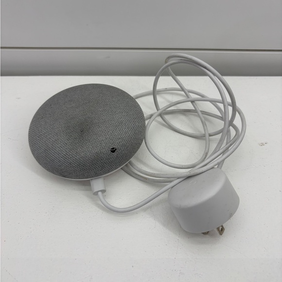Google Home Mini - Picture 2 of 3